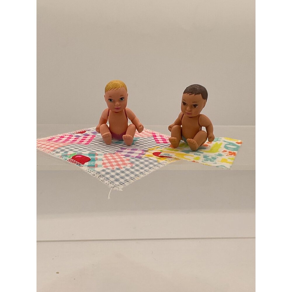 Vintage Barbie Doll Happy Family Baby Infants With Colorful Blankets